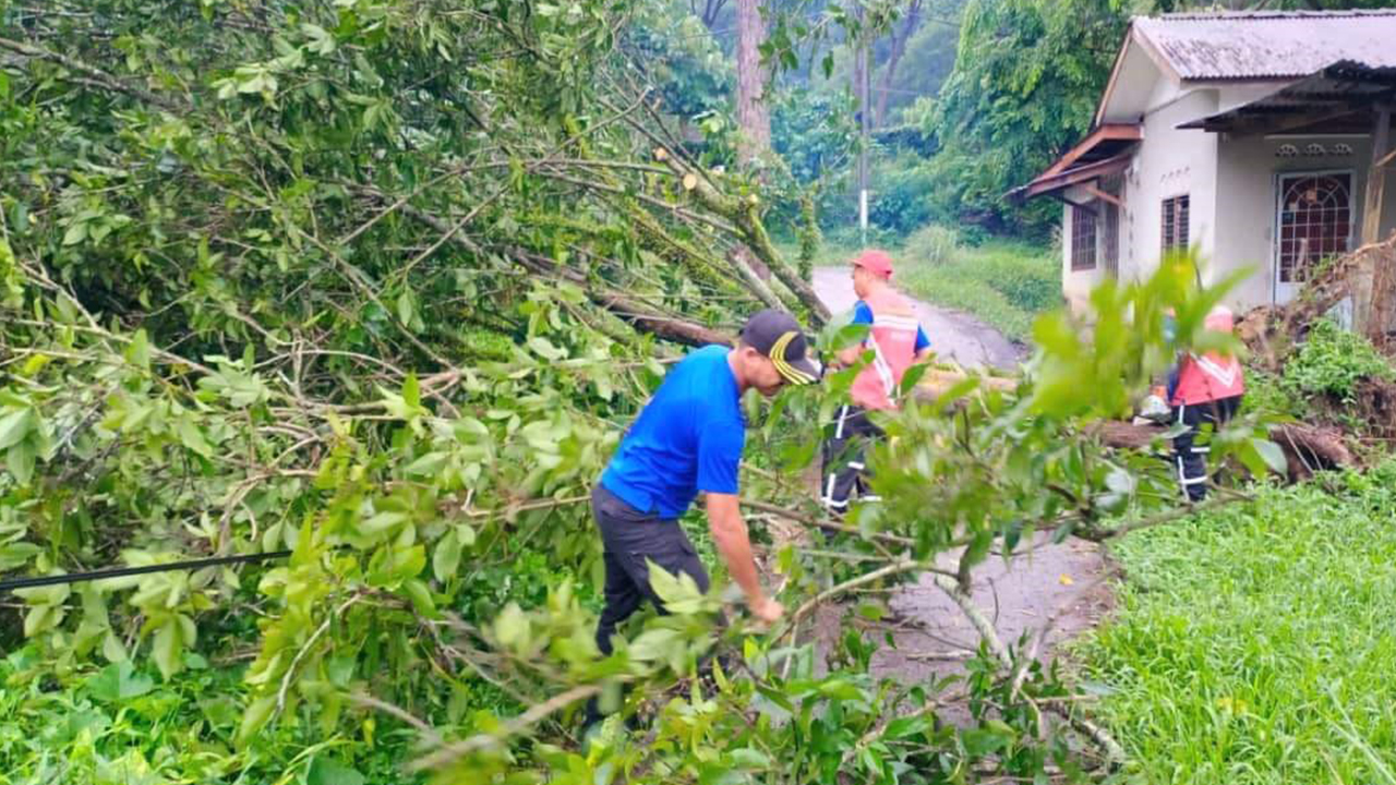 MPHTJ turun padang bantu mangsa banjir kilat