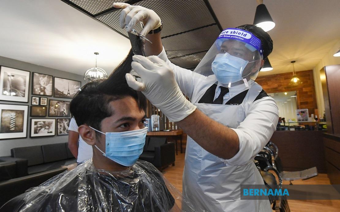 Perkhidmatan gunting rambut, salun di Melaka dibenar operasi mulai Rabu