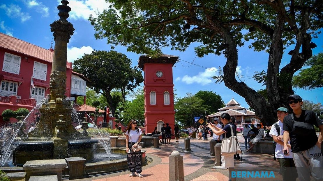 Take advantage of tax exemption to revive tourism industry, says Melaka CM