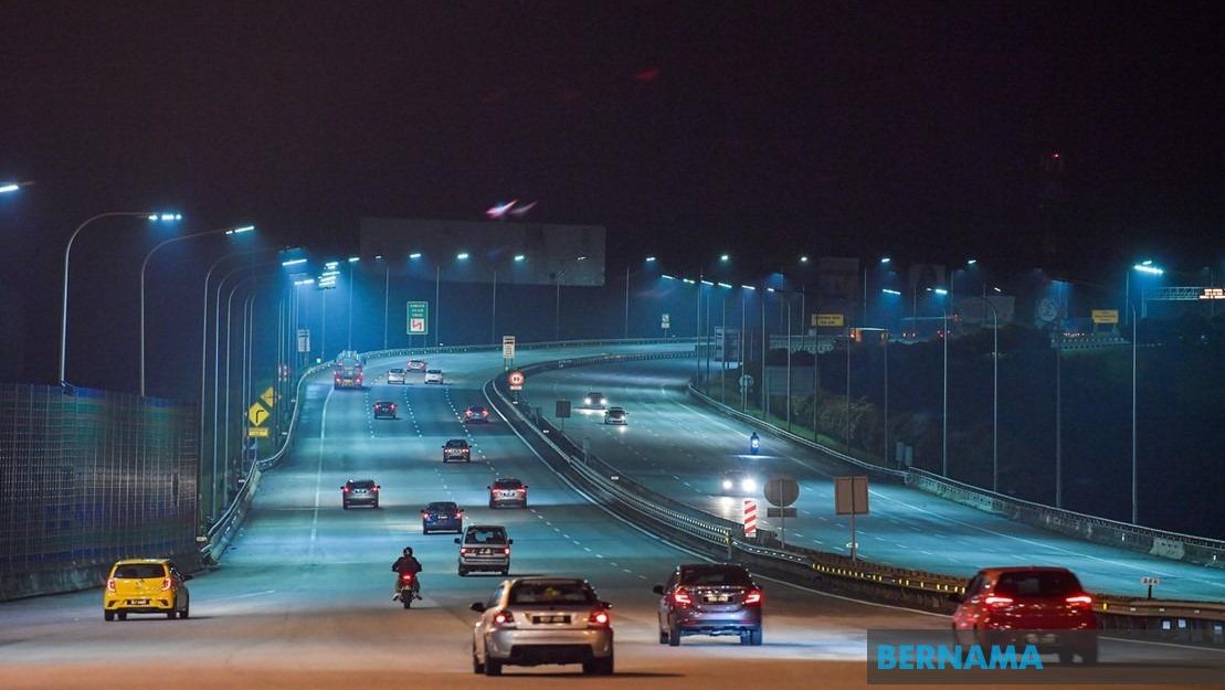 Traffic flow smooth on major highways last night