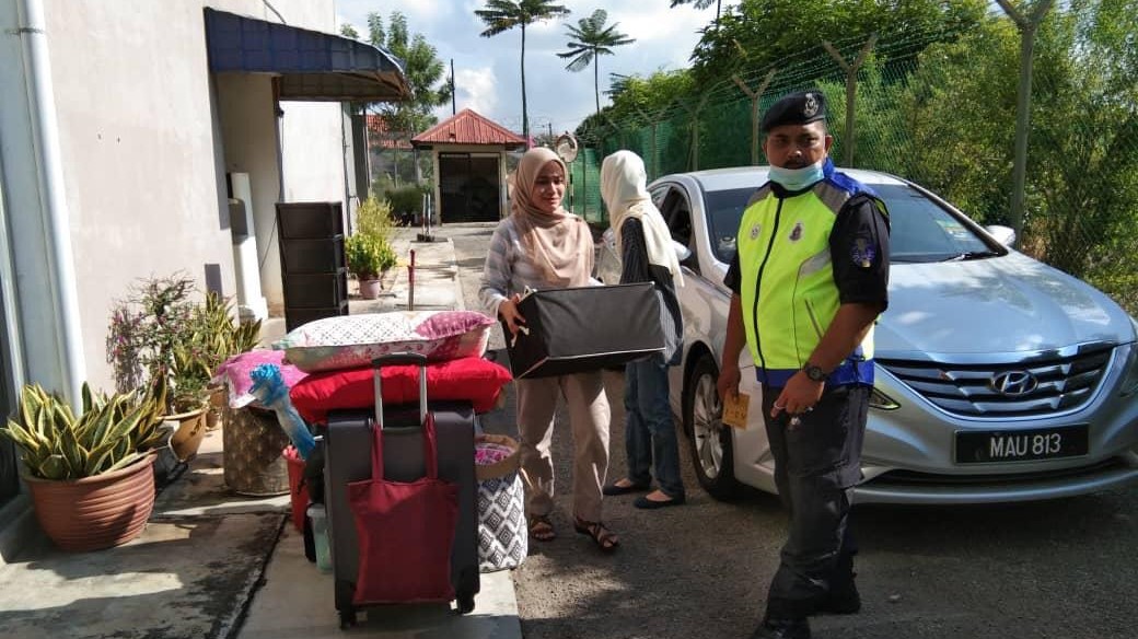 Pelajar UiTM Melaka kembali ke kampus ambil barangan peribadi