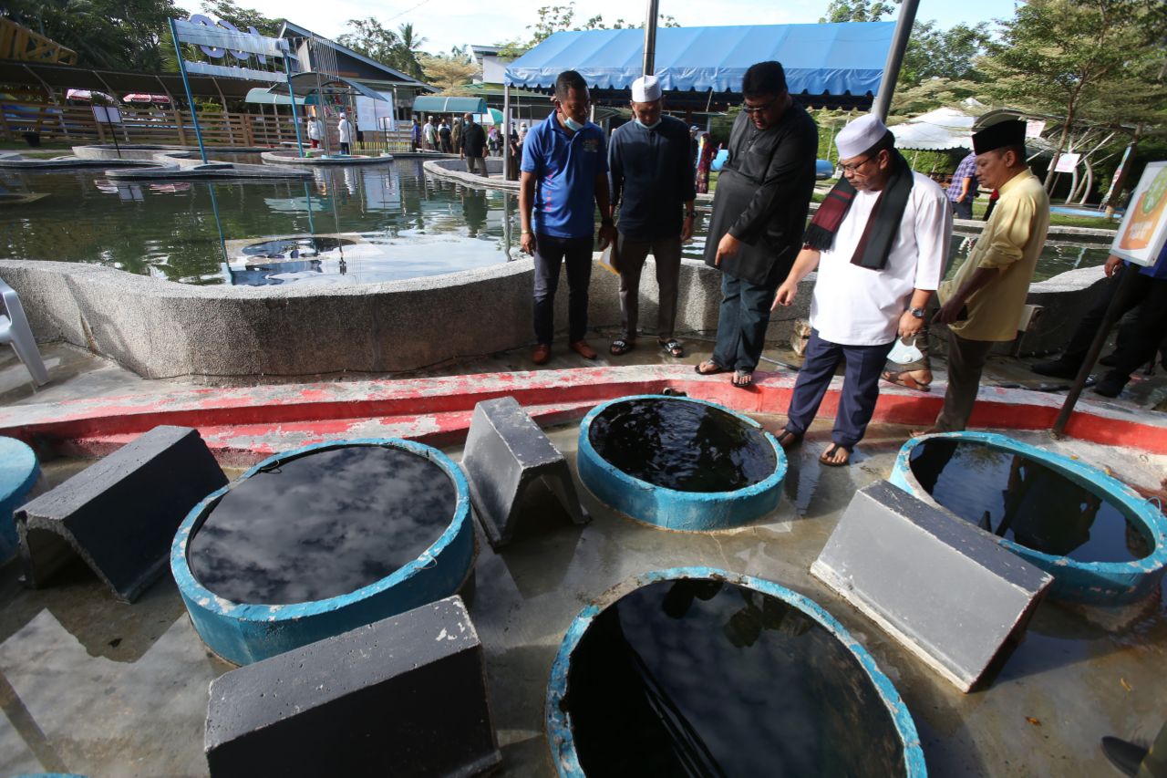 Tarik ramai pengunjung ke Kolam Air Panas Cherana Putih