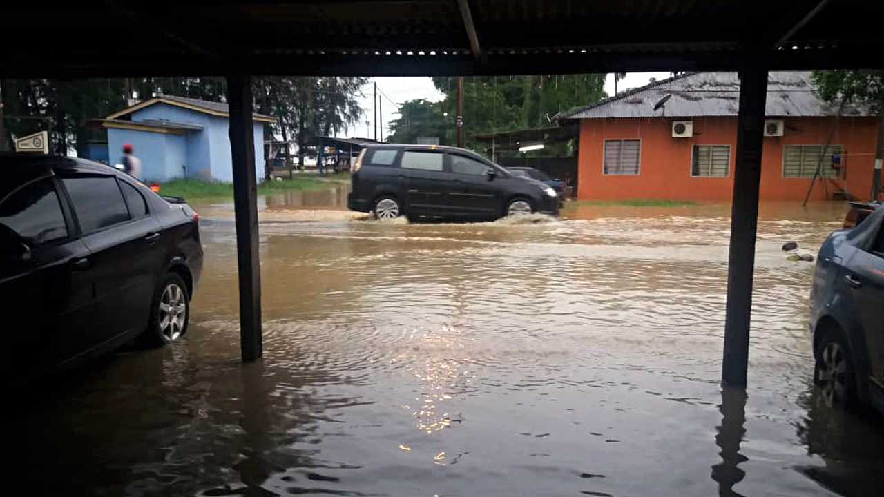 Banjir kilat bebankan penduduk Kampung Pantai Rombang