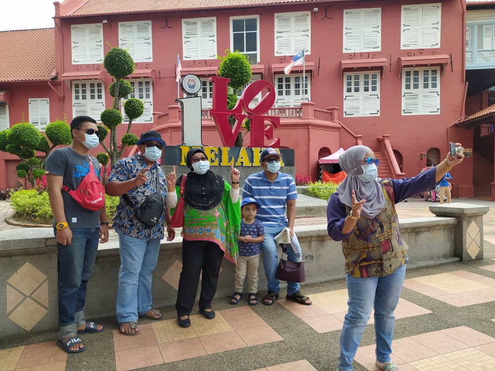 Warga Johor ambil kesempatan bercuti di Melaka