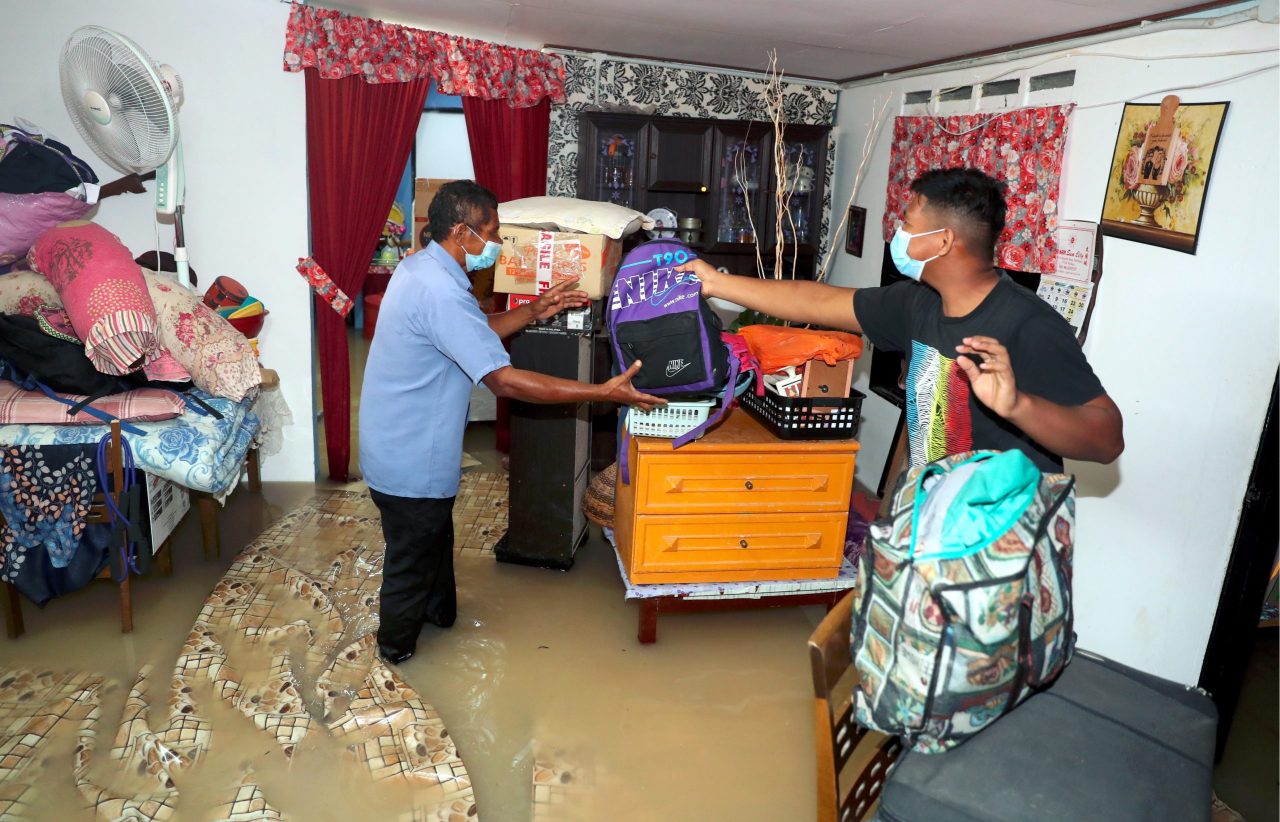 Laluan air tersekat didakwa punca banjir