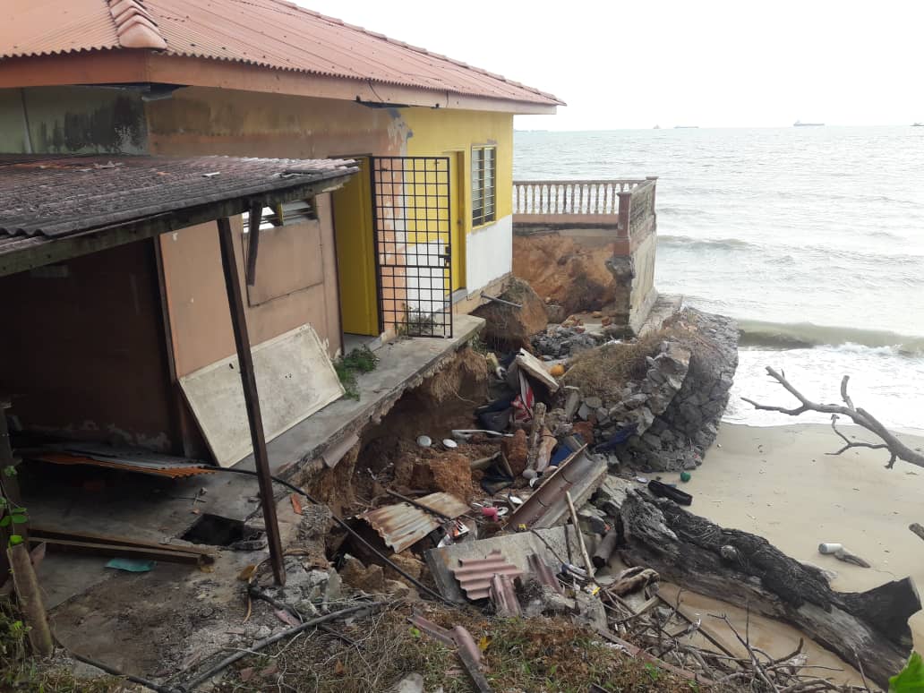 ‘Terkuburnya’ Anjung Selera Telok Gong