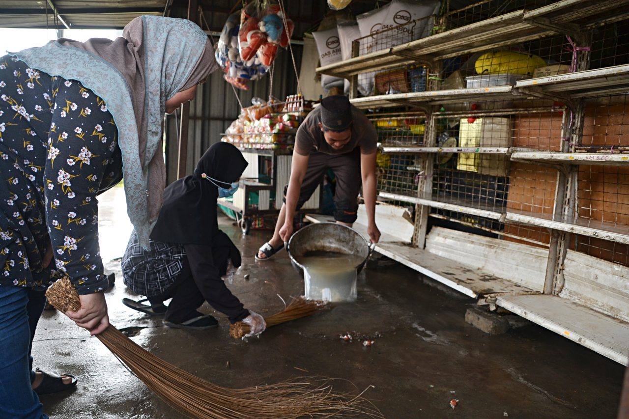 Kenderaan berat tambah kesengsaraan mangsa banjir