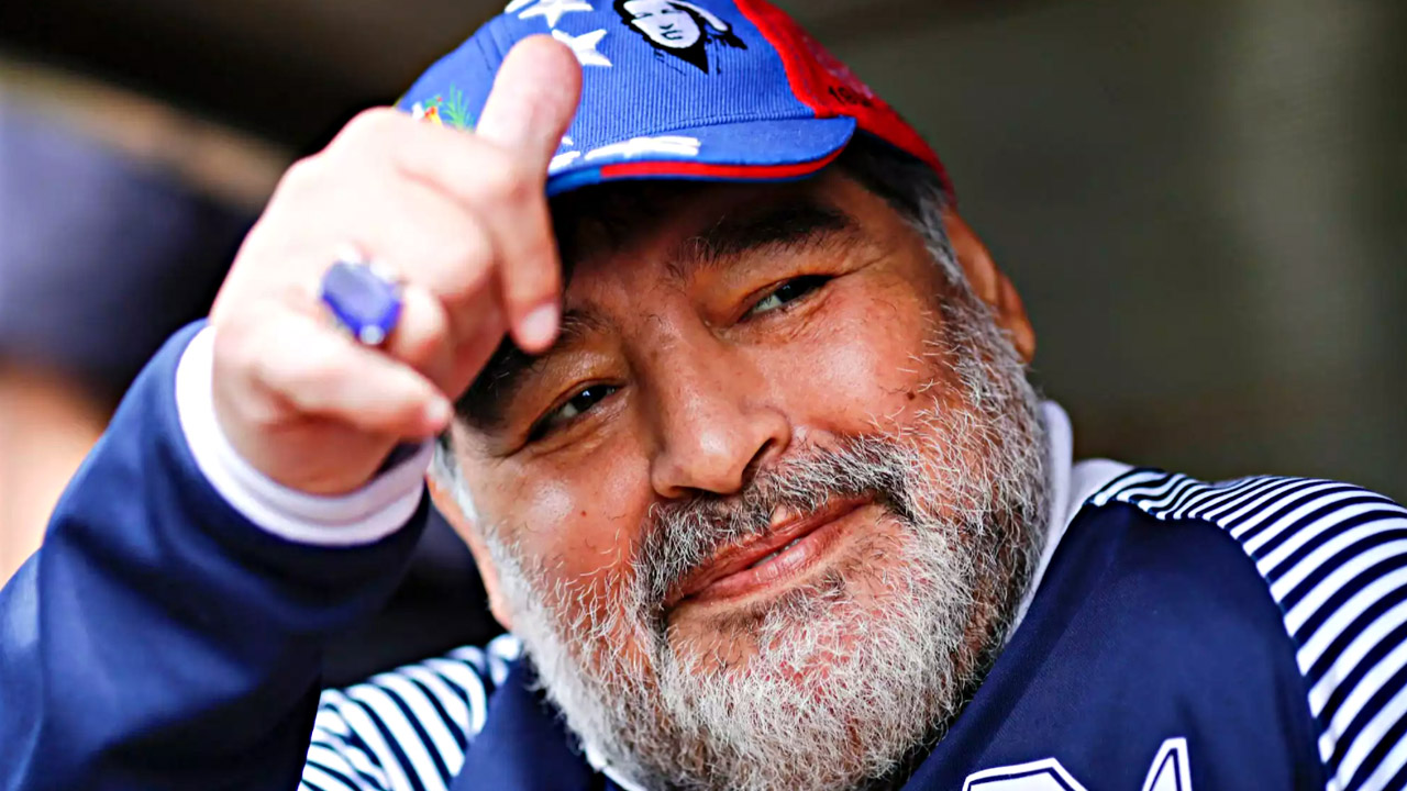 Diego Maradona meninggal dunia