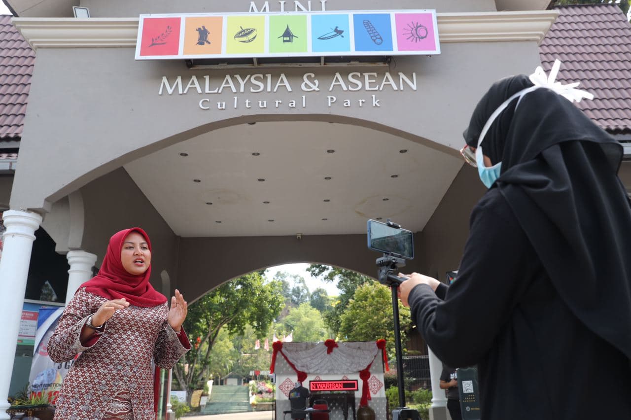 Pelancong maya ke Melaka