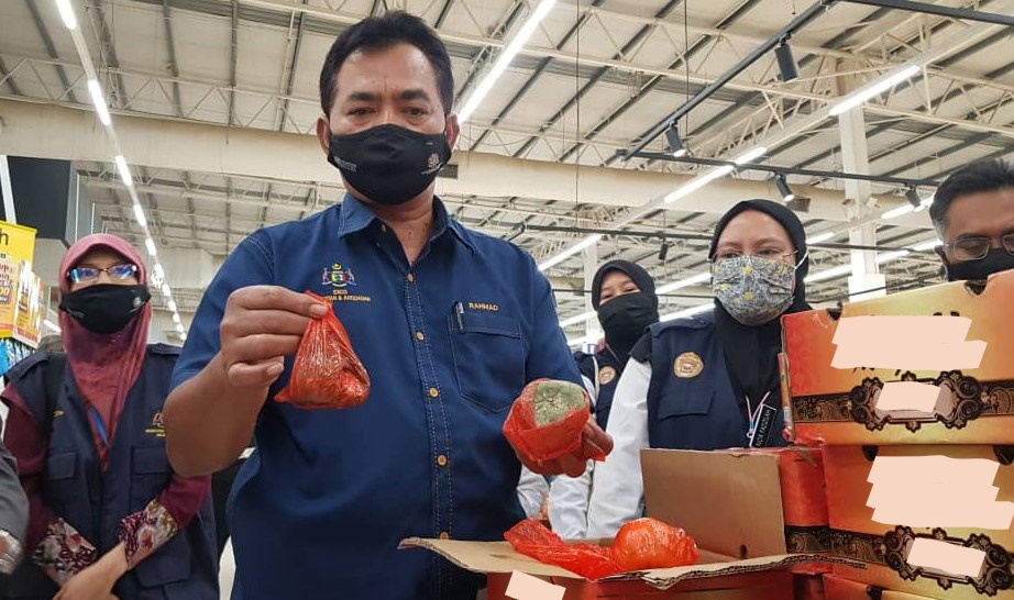 Tak bagi buka kotak helah jual limau busuk, berkulat.