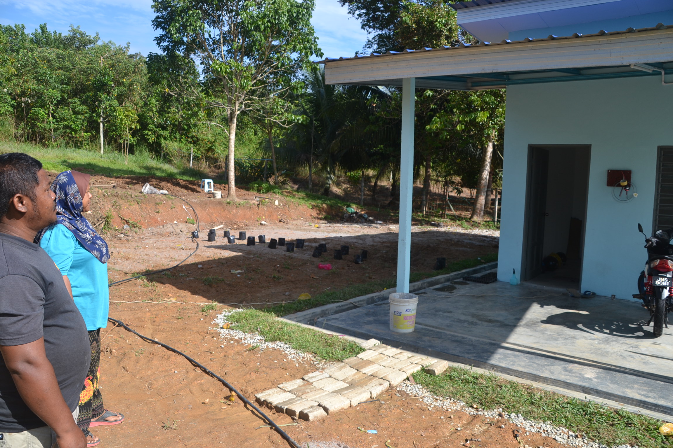 Rumah batu ganti pondok usang