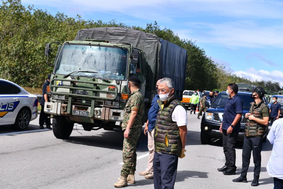 Agong zahir simpati kepada mangsa banjir, seru pihak berkuasa hulurkan bantuan