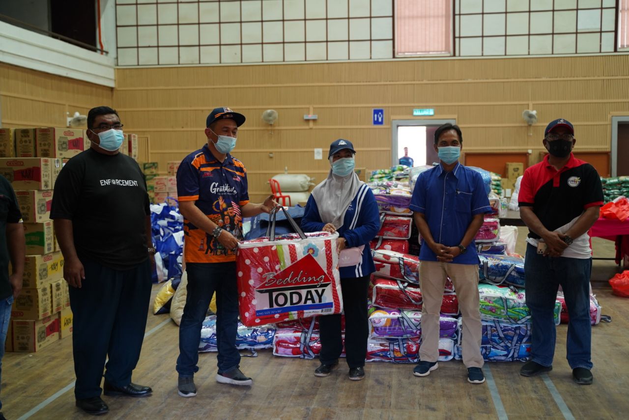 40 sukarelawan ‘rentas’ negeri salur bantuan di Pahang