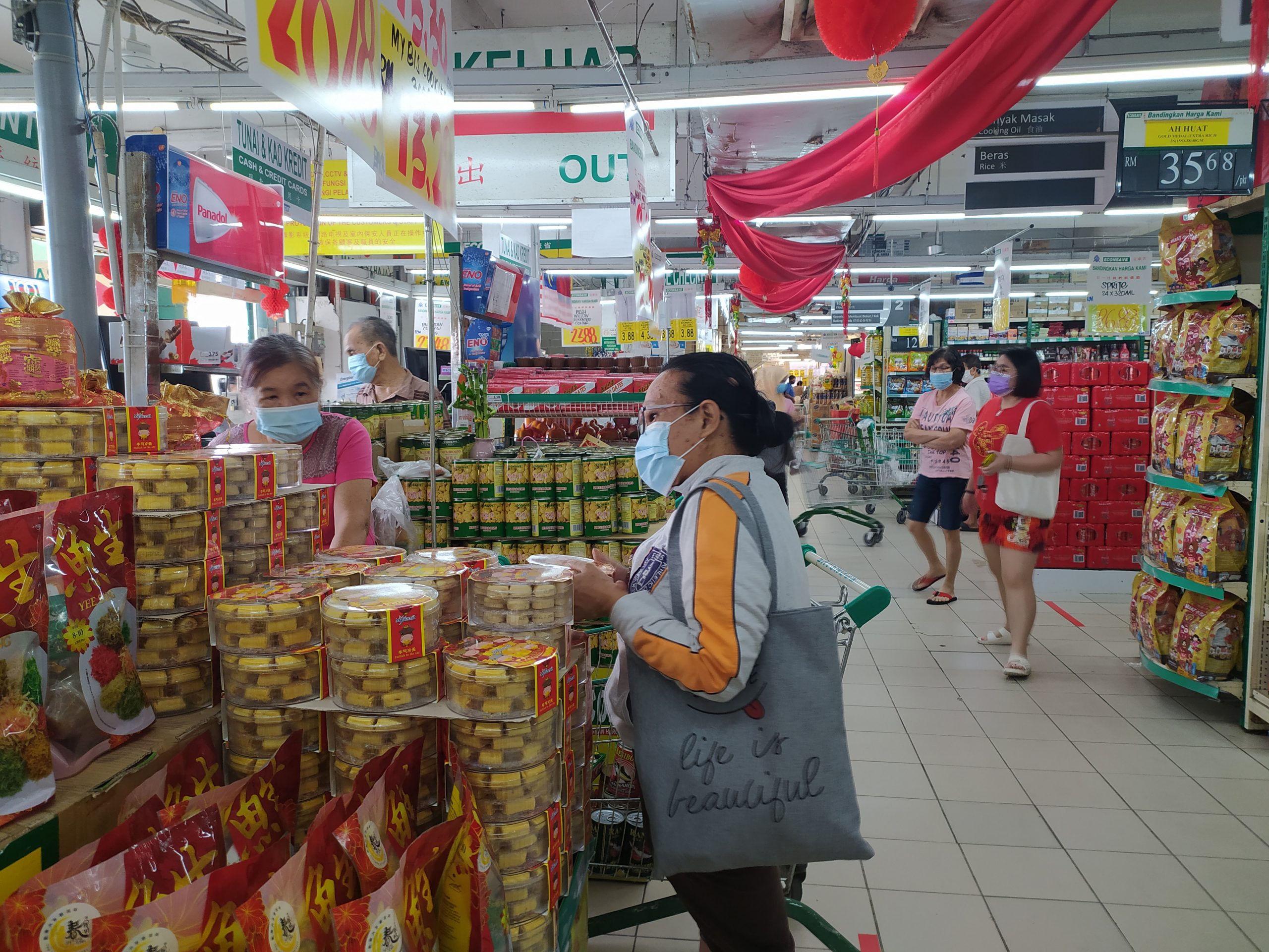 Tiada insiden serbu pasar raya di Melaka