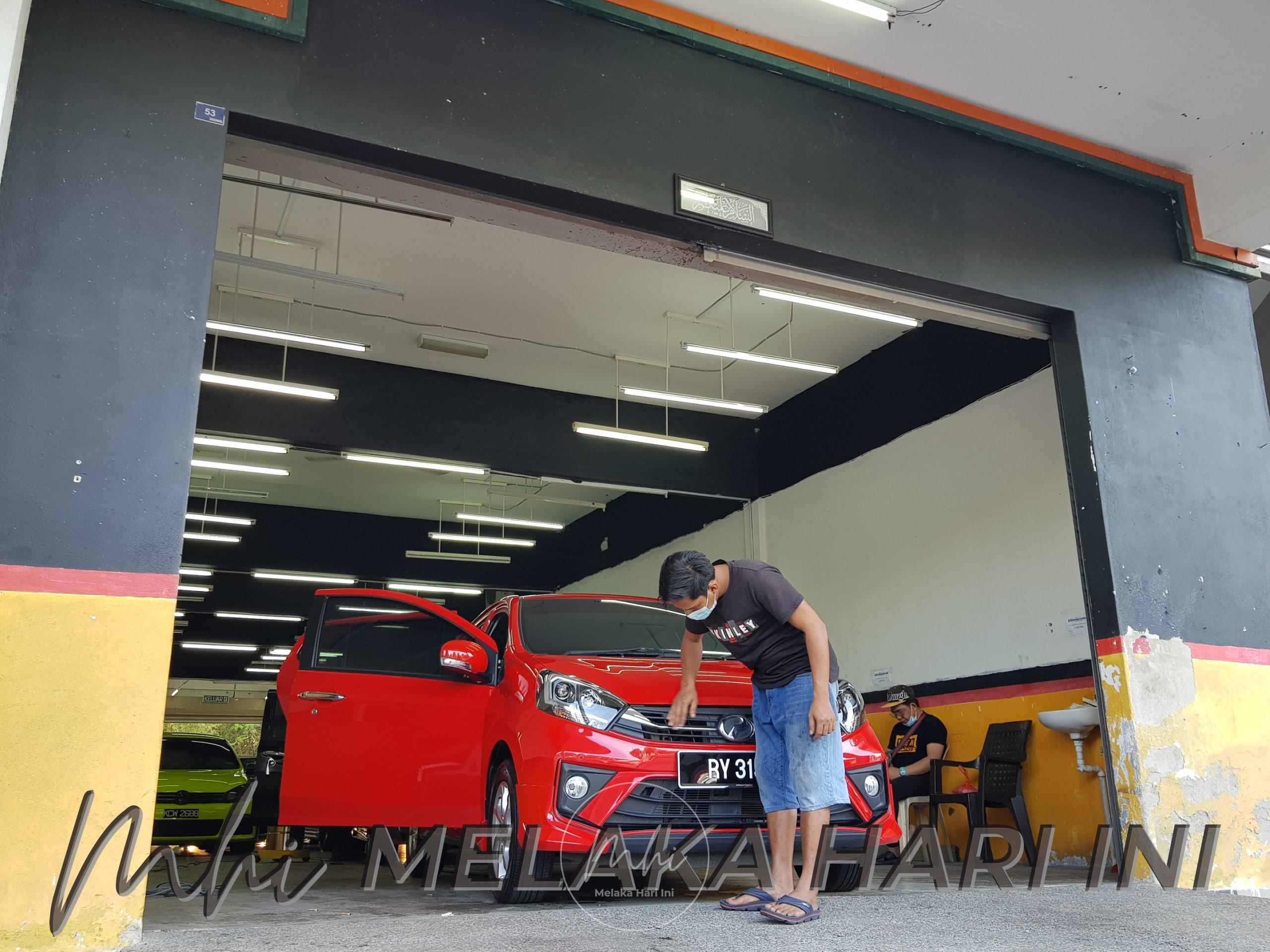 Tukang gunting, tauke cuci kereta tarik nafas lega