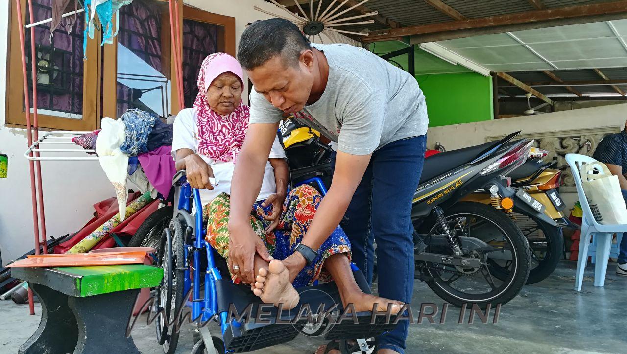 Suami terpaksa ‘usung’ isteri ke tempat kerja