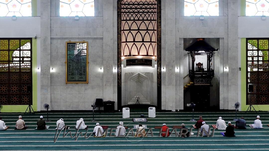 Solat fardu dan solat Jumaat dibenarkan ikut kapasiti surau atau masjid