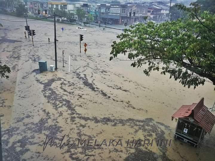 Bandar Melaka, Cheng terjejas akibat banjir kilat