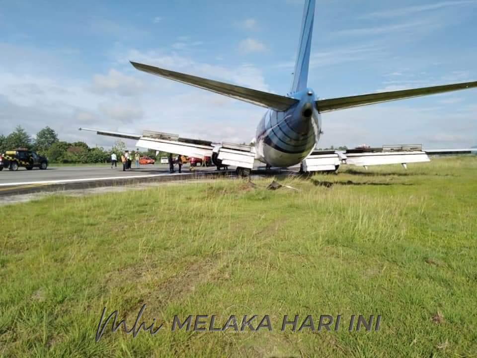 Pesawat kargo Trigana Air tergelincir ketika mahu berlepas di Jakarta.