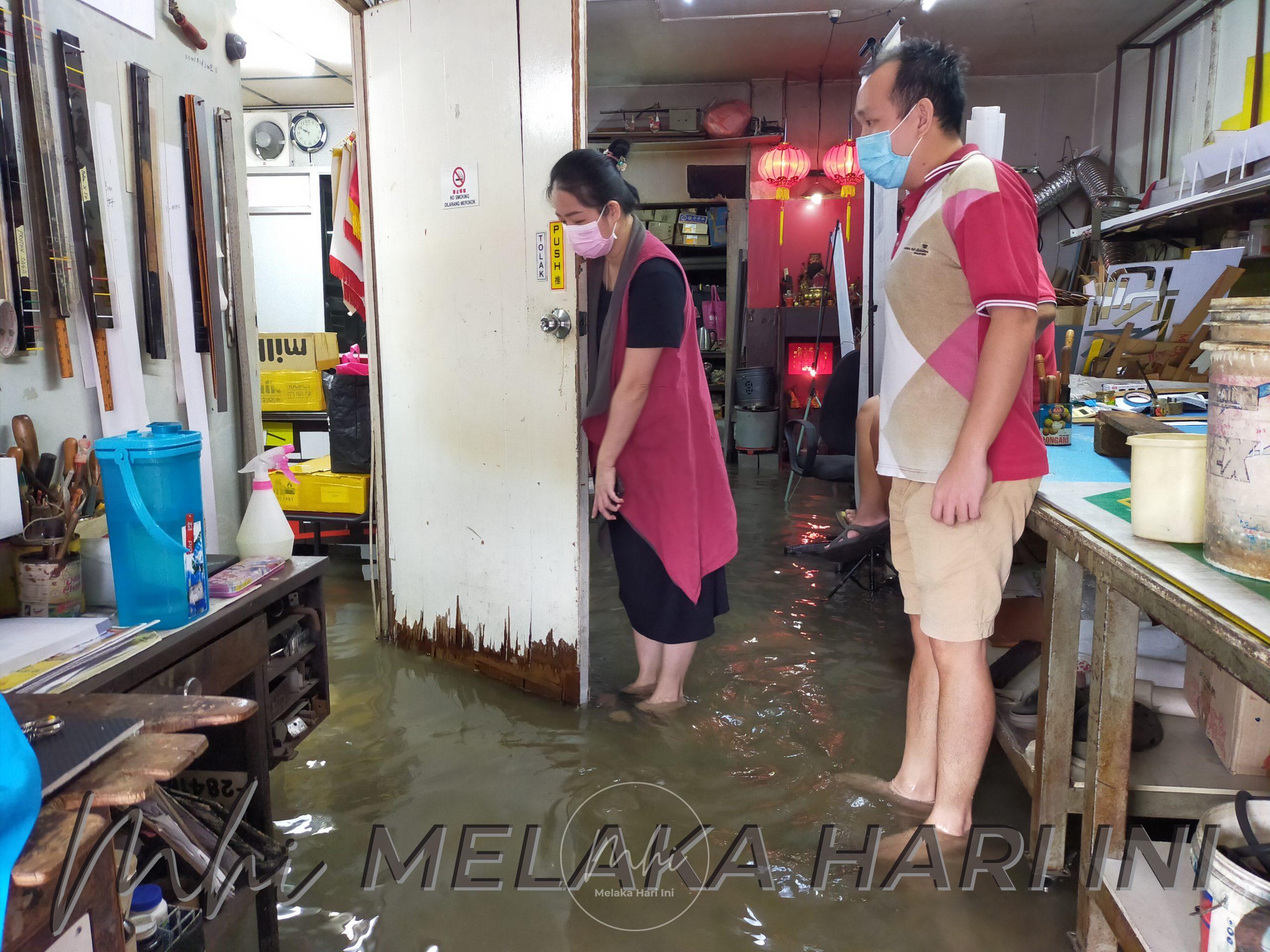 Air bah jadi ‘pelanggan’ pertama