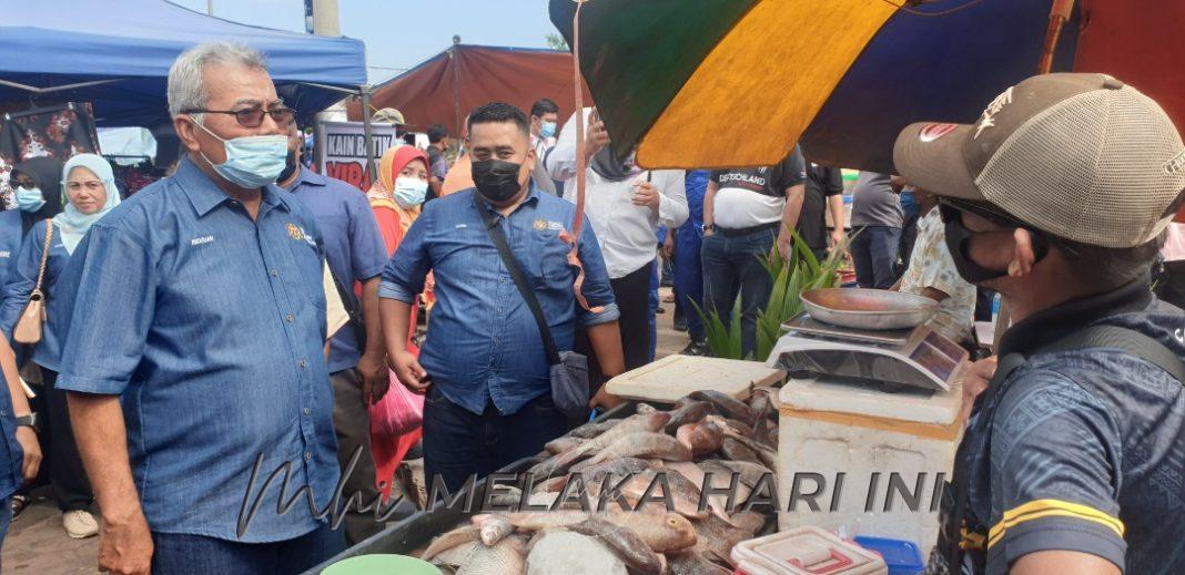 Ahli parlimen Alor Gajah 'turun padang' beri penjelasan