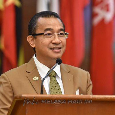 Dr noor azmi