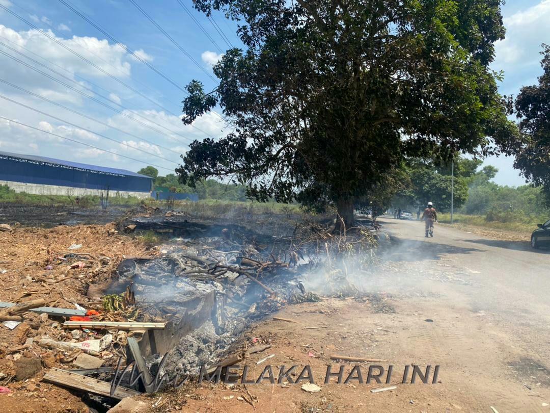 Bomba ulang-alik lebih 1 km padam kebakaran