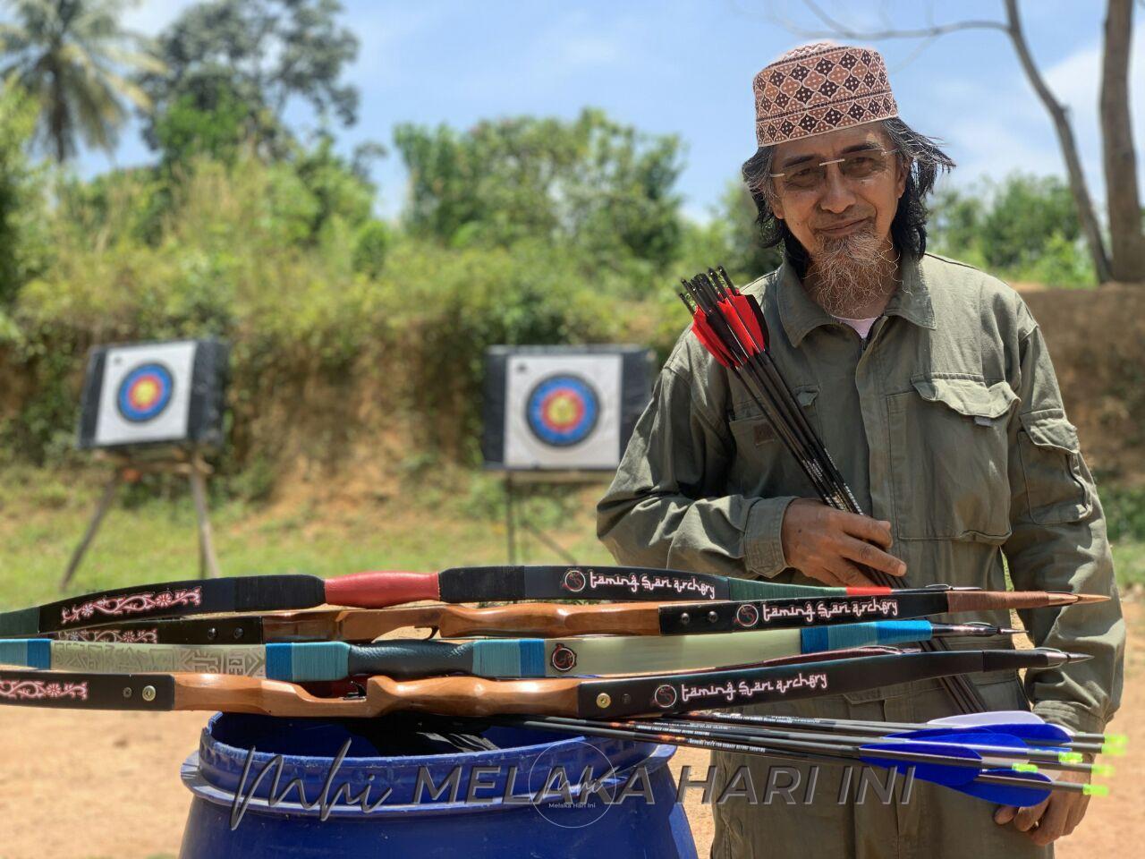 Busur dan panah Melaka dijual di Hungary