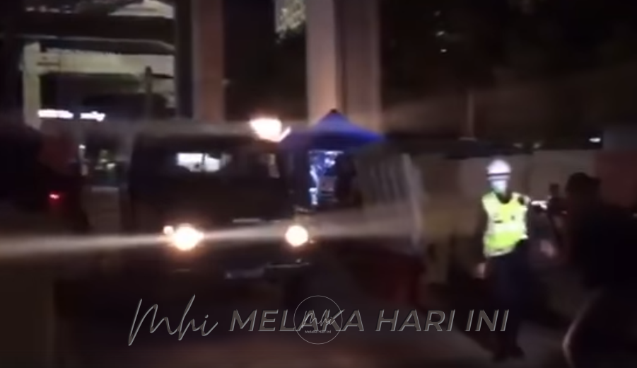 Mayat ketiga insiden komponen kren terjatuh dibawa keluar