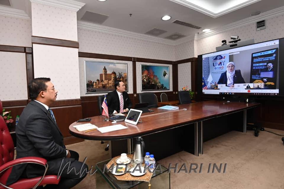 Pentadbir universiti arkitek bentuk acuan universiti