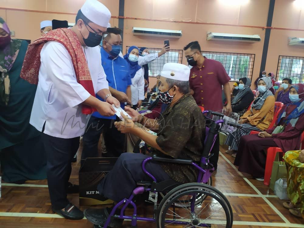 150 warga Alor Gajah terima sumbangan Ramadan