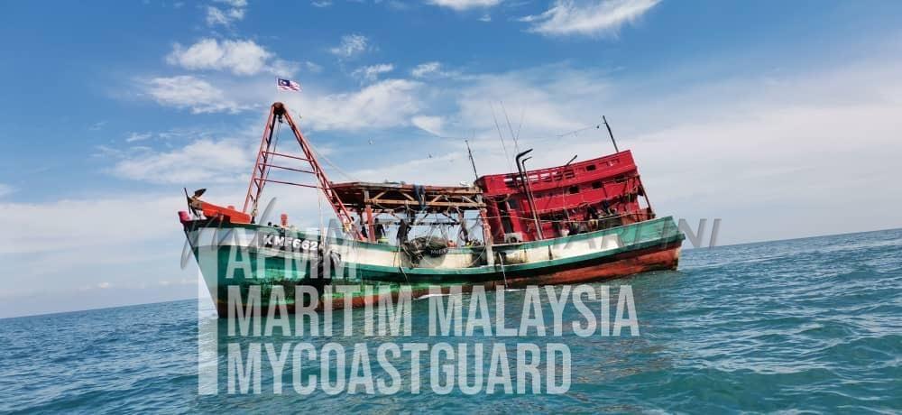 APMM tahan dua bot, 19 nelayan Vietnam ceroboh perairan negara