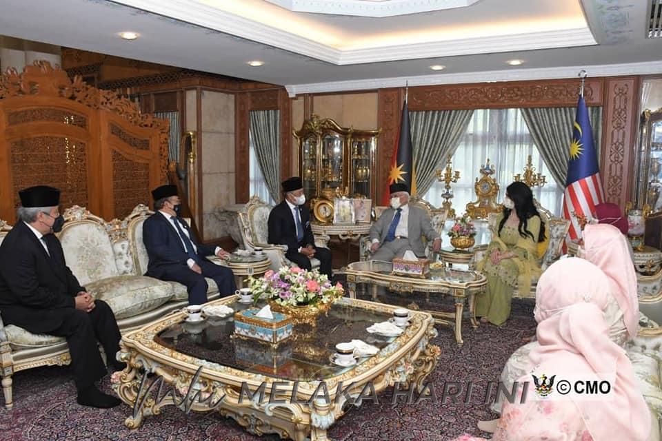Muhyiddin adakan kunjungan hormat terhadap Yang di-Pertua Negeri Sarawak
