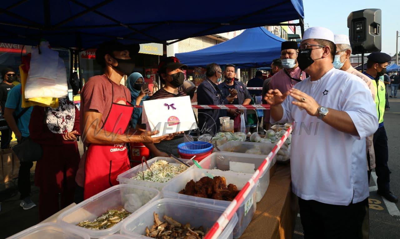 Pihak berkuasa keselamatan bantu pantau SOP pasar Ramadan