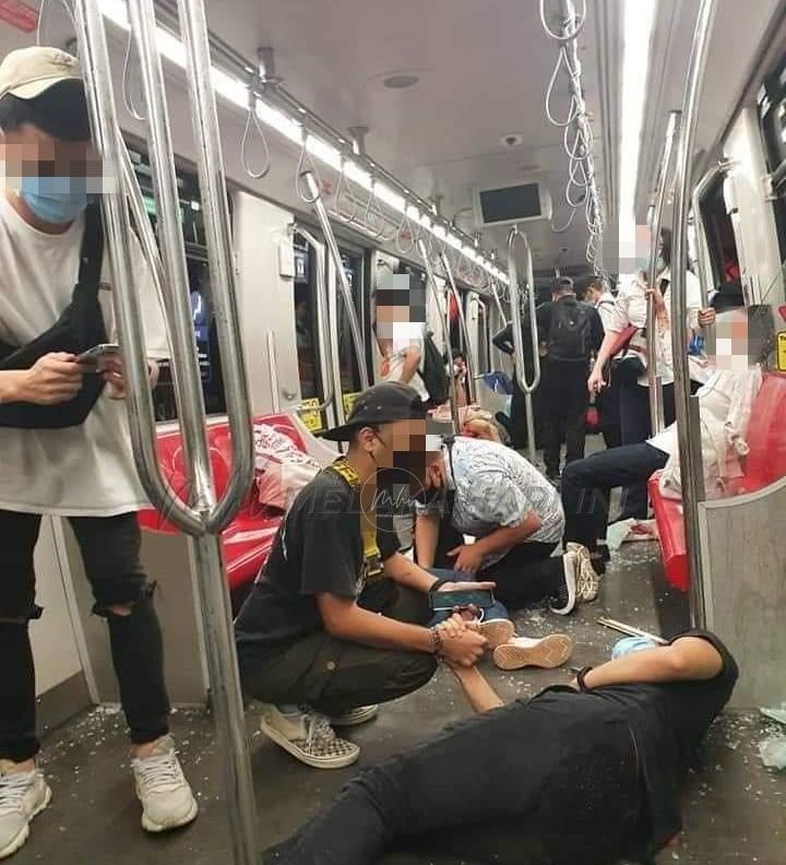 Dua tren LRT Kelana Jaya berlanggar