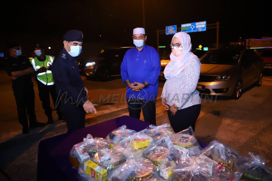 Polis Melaka tidak bercadang periksa kasut pada Aidilfitri