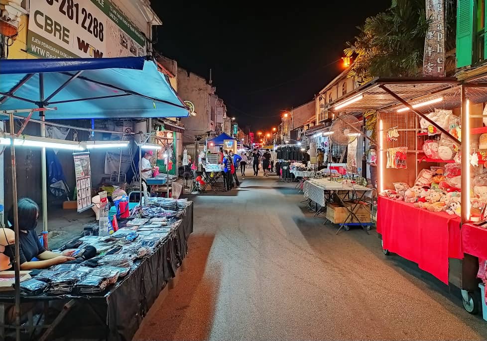 Peniaga pasar malam makin tersepit, ada terjerat hutang ‘ah long’