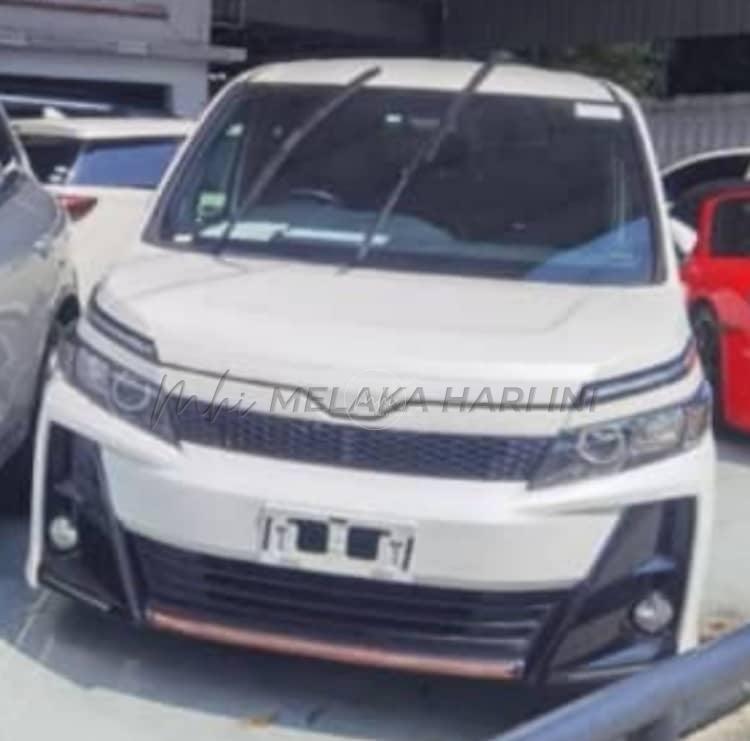 Kastam Johor sita enam kenderaan import mahu elak cukai berjumlah RM1.23 juta