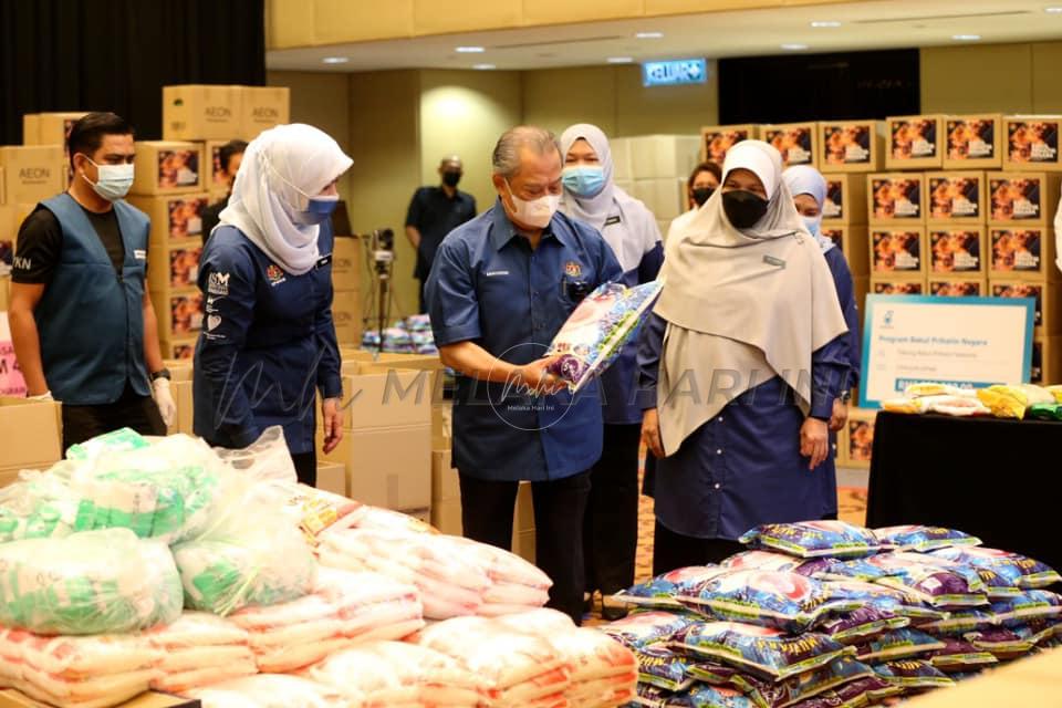Kelonggaran bagi penerima lengkap vaksin COVID-19 dipertimbang – Muhyiddin