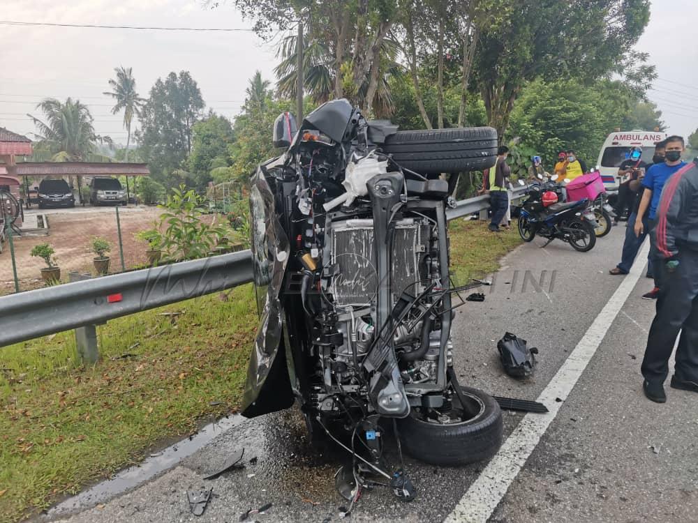 Pengawal keselamatan maut, jururawat pandu Myvi selamat dalam nahas