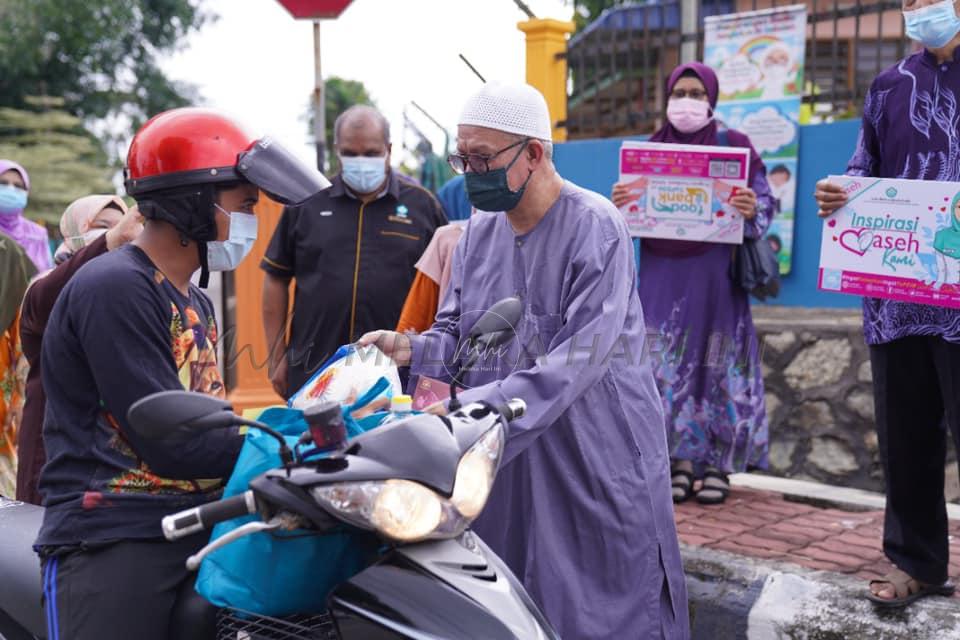 Kibar bendera putih atau tidak, yang susah wajar dibantu – Zulkifli