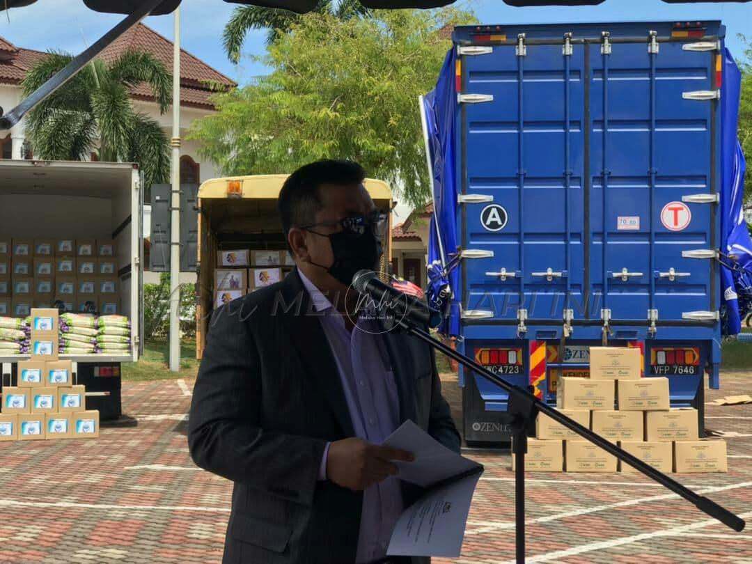 Melaka terima 2,800 kit makanan dan 400,000 pelitup muka