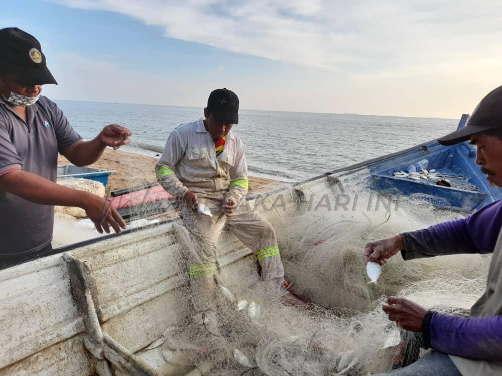 Bajet 2022 – Melaka beri insentif RM1,000 kepada nelayan berdaftar