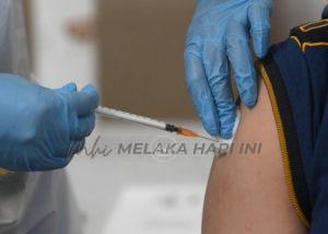 Suntikan Imunisasi Vaksin Covid 19