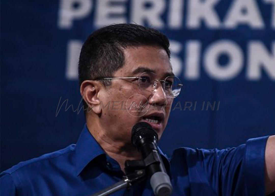 PN tidak boleh tunggu keputusan UMNO – Azmin