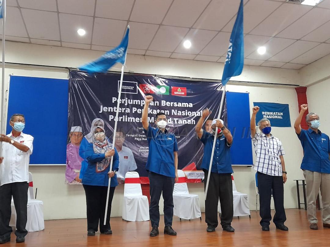 Azmin dakwa akar umbi UMNO mahu kerjasama dengan Bersatu