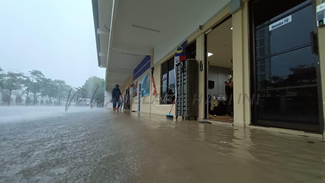 Pejabat operasi MHI banjir