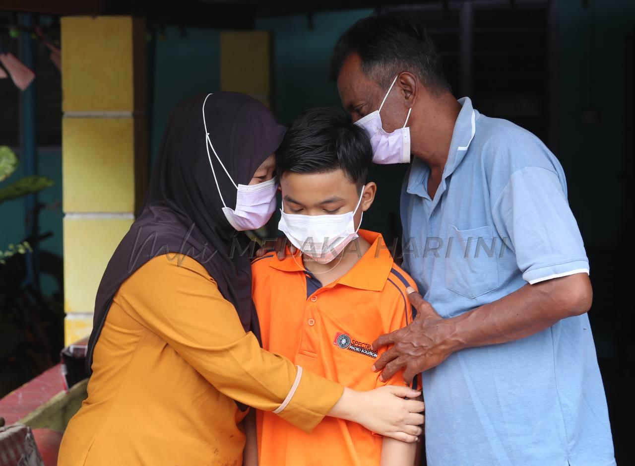 ‘Lemah bukan sebab vaksin, anak saya sihat’