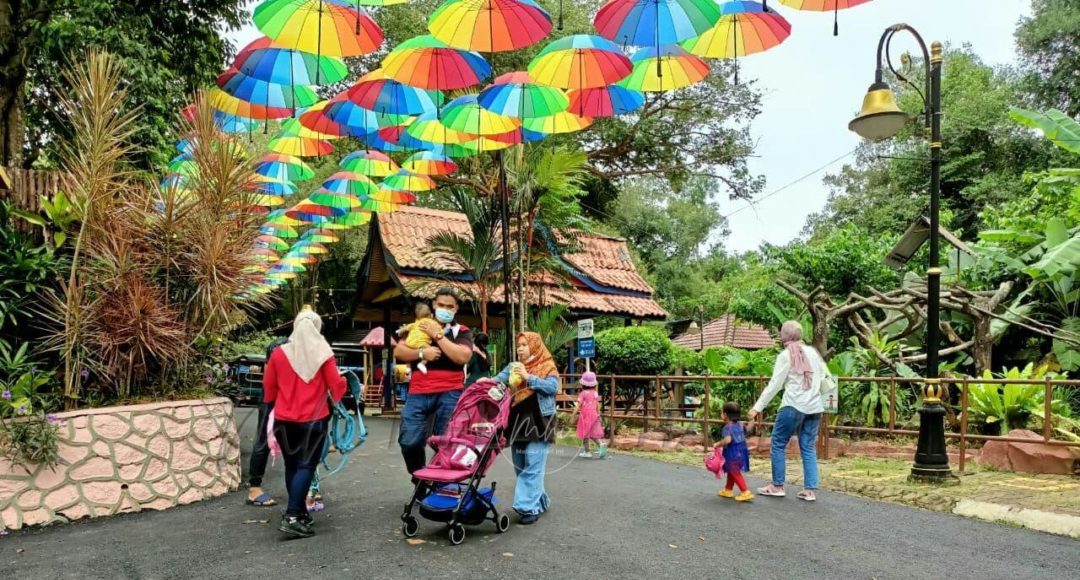 Pengunjung mula ke Zoo Melaka jam 9 pagi