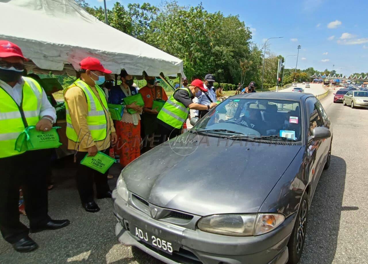 Pelancong ke Melaka disambut meriah